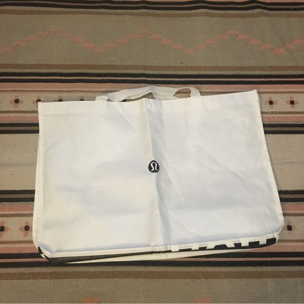 Lululemon large shoulder tote reusable lightweight